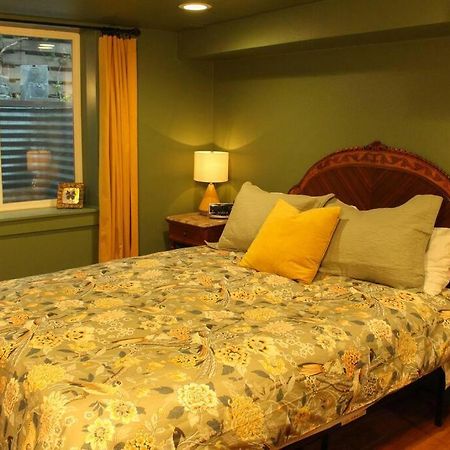Heart Of Woodstock, 10 Min Walk To Reed, With Private Garage! Apartamento Portland Exterior foto